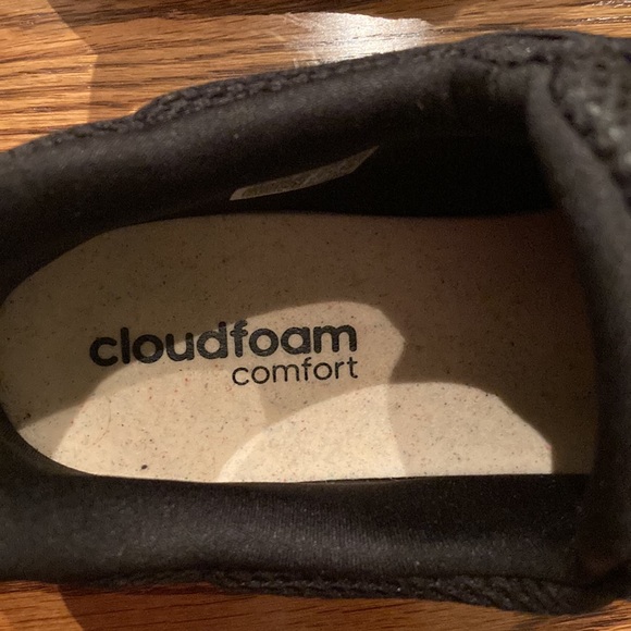 Men’s Adidas slip on sneakers - Picture 4 of 9